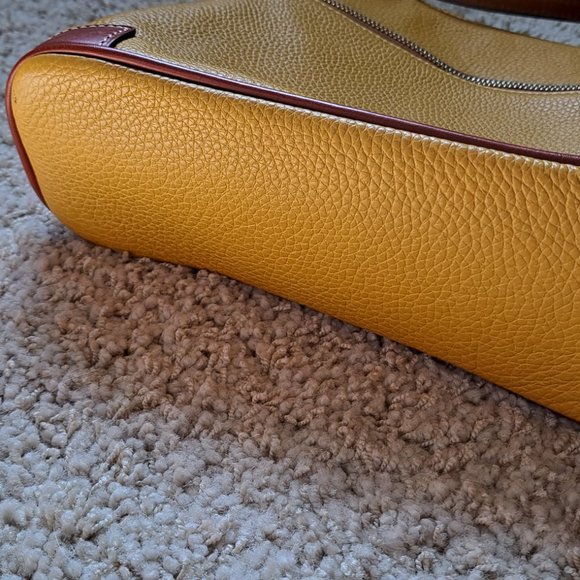 Dooney & Bourke leather mustard crossbody - Picture 4 of 5